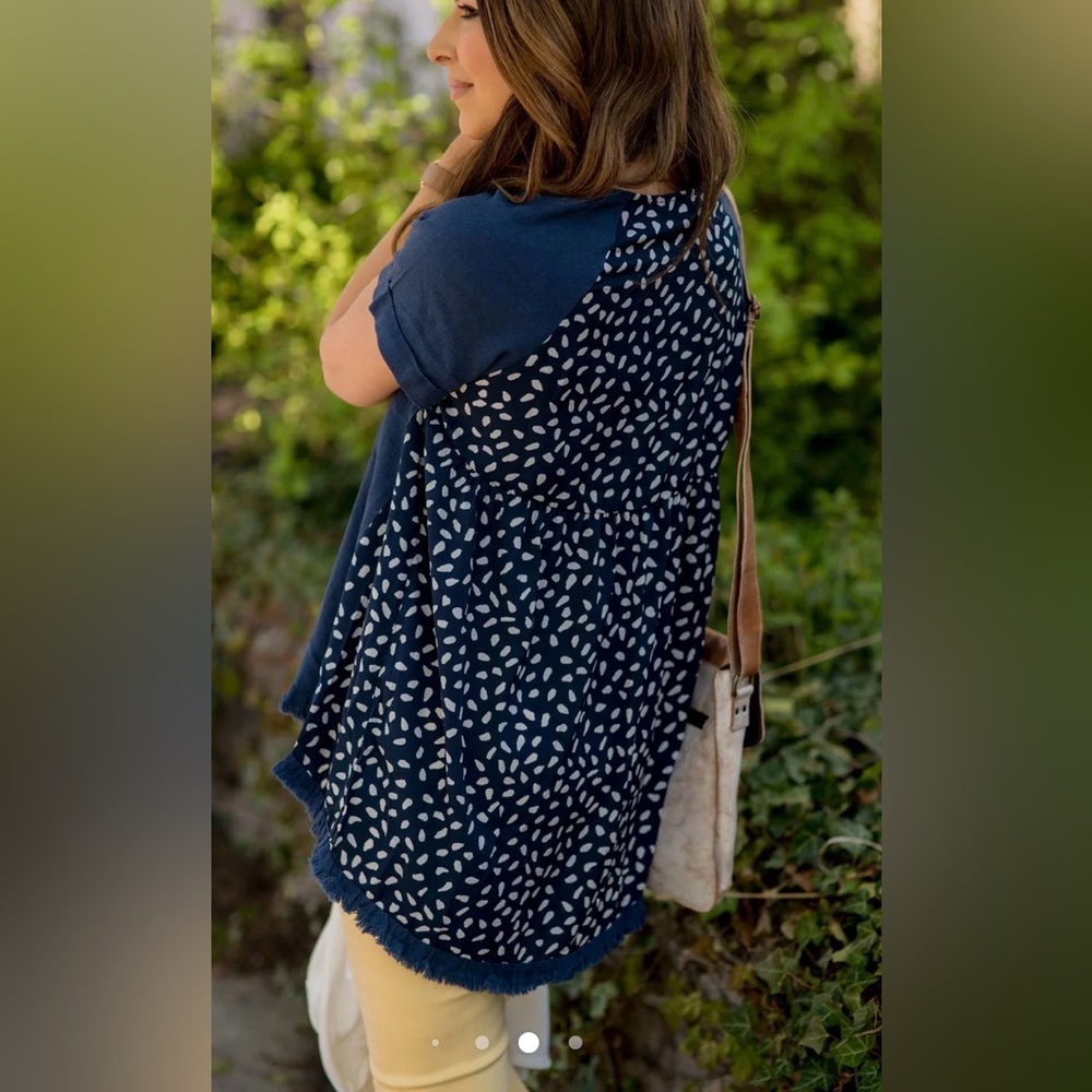 Umgee Navy Blue Short Sleeve Top with Patterned Detail (T2261) - Picture 4 of 8